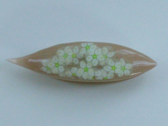 Japanese Tatting Shuttle - White Flower Bouquet